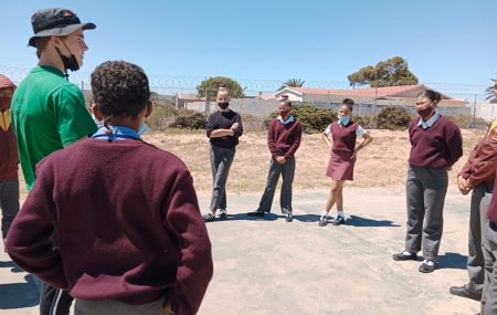 “It has given me unforgettable moments and a lot of loyal friends in my life – like a second family.” Christian is in Lamberts Bay as a weltwärts volunteer for one year and supports PlayHandball’s partner organization “Rural Impact” on site.  In the following interview, our volunteer Christian talks about his experience after seven months: